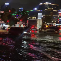 İstanbul'da sağanak hayatı olumsuz etkiledi
