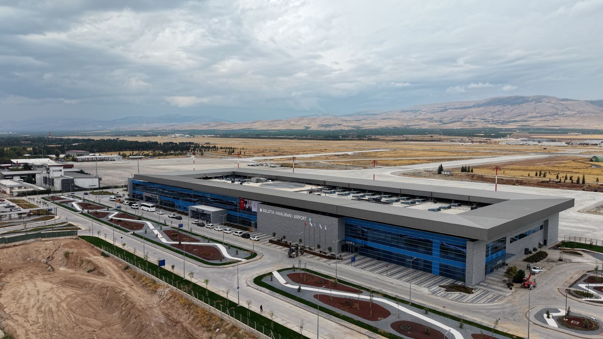 Malatya Havalimanı’nda yeni terminal açıldı