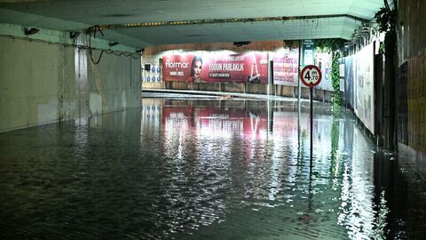 İstanbul'da dün akşam saatlerinde başlayan ve aralıklarla süren sağanak, kent g…: Bilinenler ve sonraki adımlar