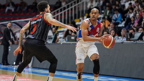 Karşıyaka, ABD'li basketbolcu Markel Starks'ı kadrosuna kattığını açıkladı