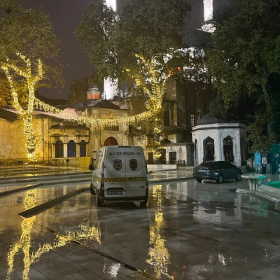 Eyüpsultan Camii'nde hareketli dakikalar