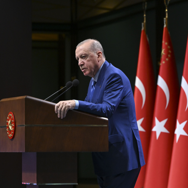 Ekonomi yönetimiyle fon toplantısı