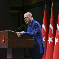 Ekonomi yönetimiyle fon toplantısı