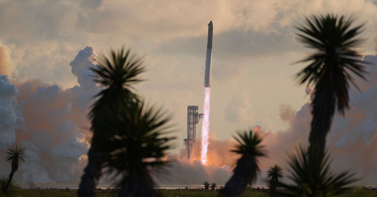 Elon Musk'ın dev roketi ilk kez yörüngeye ulaştı