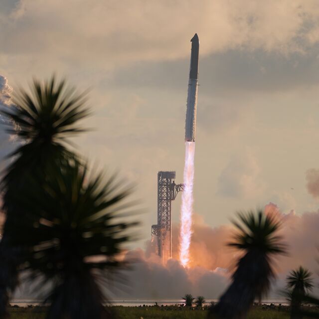 Elon Musk'ın dev roketi ilk kez yörüngeye ulaştı
