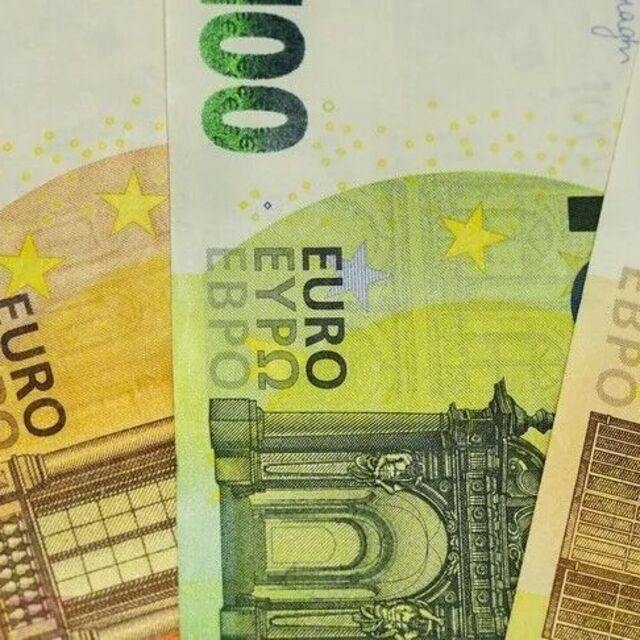 Euro, dolar karşısında son 3 ayın en düşük seviyesinde
