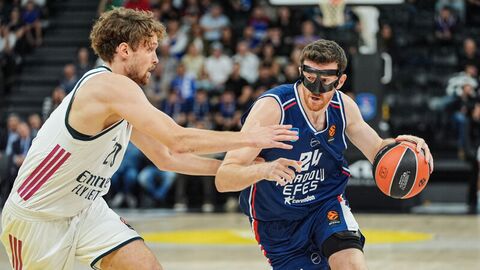 Anadolu Efes Real Madrid'i devirdi!