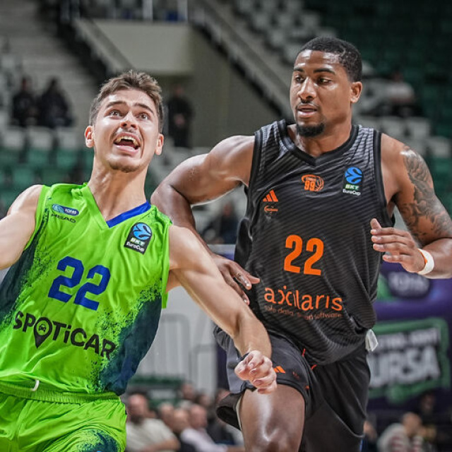 TOFAŞ Eurocup'a galibiyetle başladı!