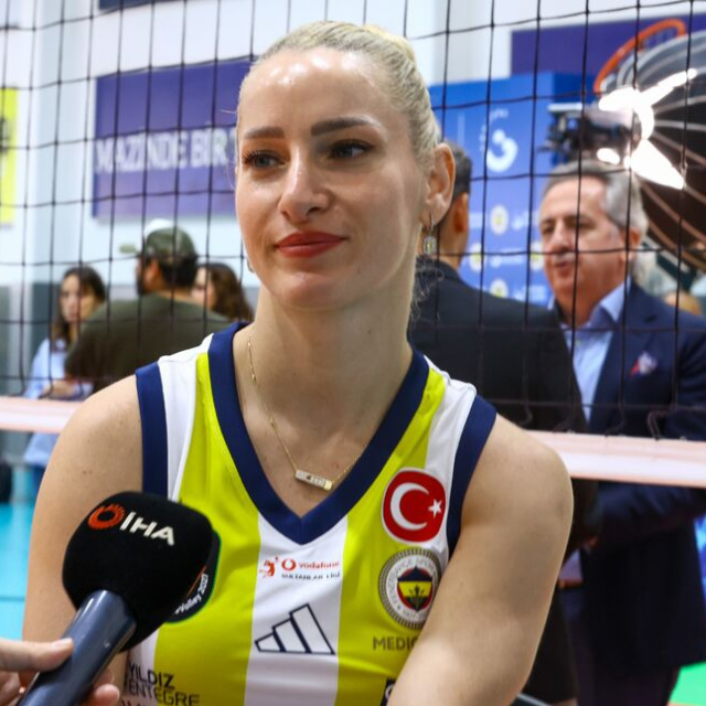"Fenerbahçe'de forma giymek benim için şeref"