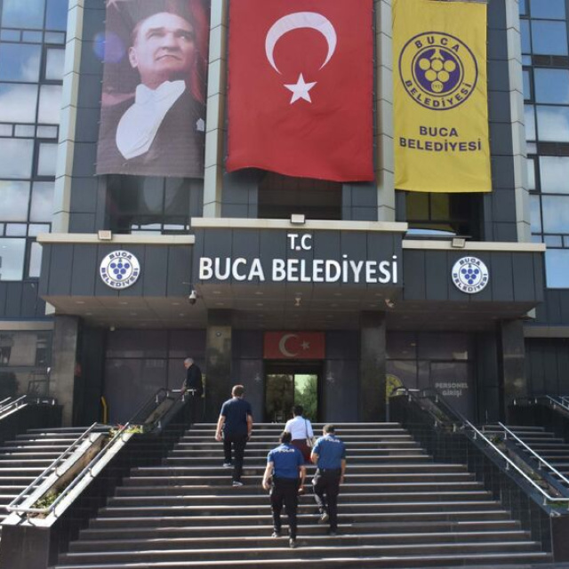 Buca Belediyesi'ne 150 milyon TL'lik haciz