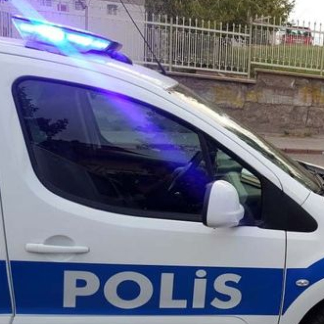 Firari emniyetçileri "tehditle" yönlendirmeye çalıştı