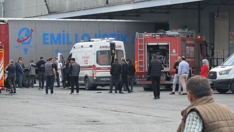SON DAKİKA HABERLER: İstanbul Esenyurt'ta, bir market deposunda geri manevra