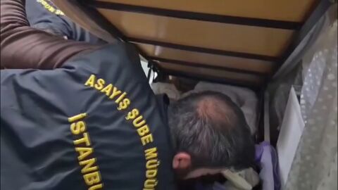 Neler oluyor? Akrabalarının kimlikleriyle 9 yıl kaçtı