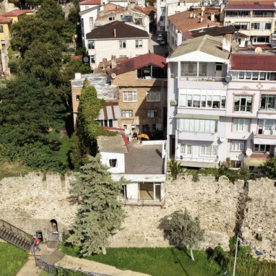 Sinop'ta "kalekondu"ların yıkımına başlandı