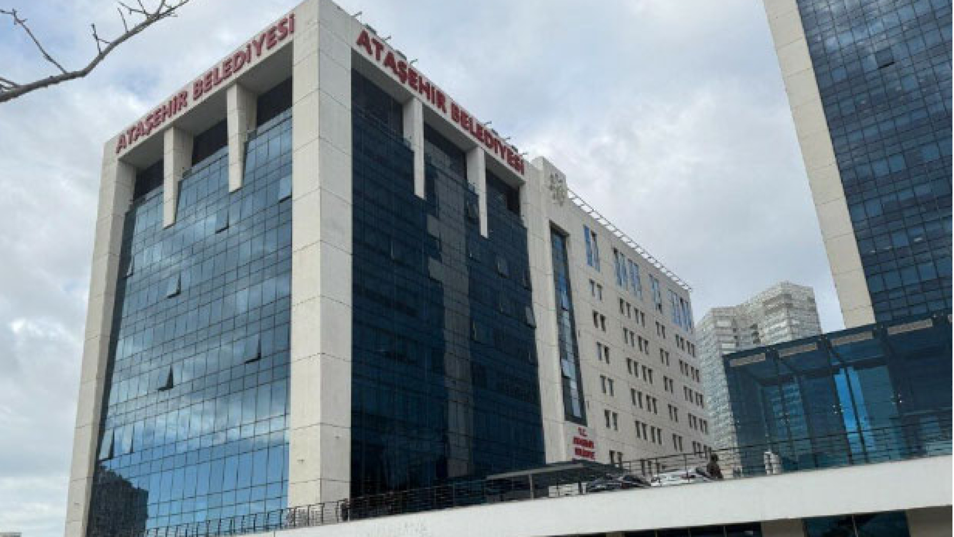 Ataşehir Belediyesi'ne operasyon: 13 gözaltı