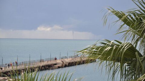 Mersin'in Silifke ilçesinde denizde hortum oluştu