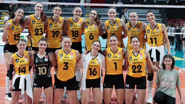 Son şampiyon VakıfBank galibiyetle başladı!