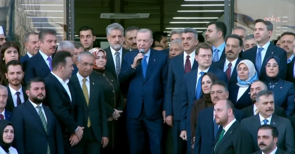 AK Parti'nin yeni il binasını açtı