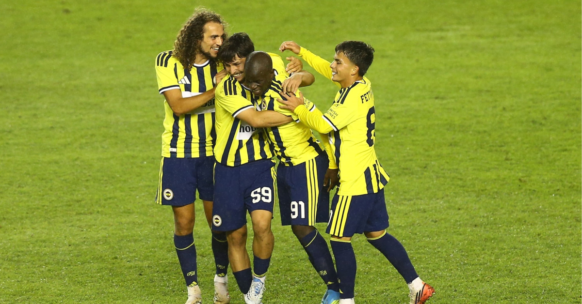 Fenerbahçe Azerbaycan'da Kazandı: Kırmızı Kartlı Prova
