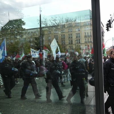 Berlin'de binlerce kişiden gösteri