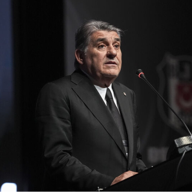 Serdal Adalı'dan ezeli rakiplere gönderme!