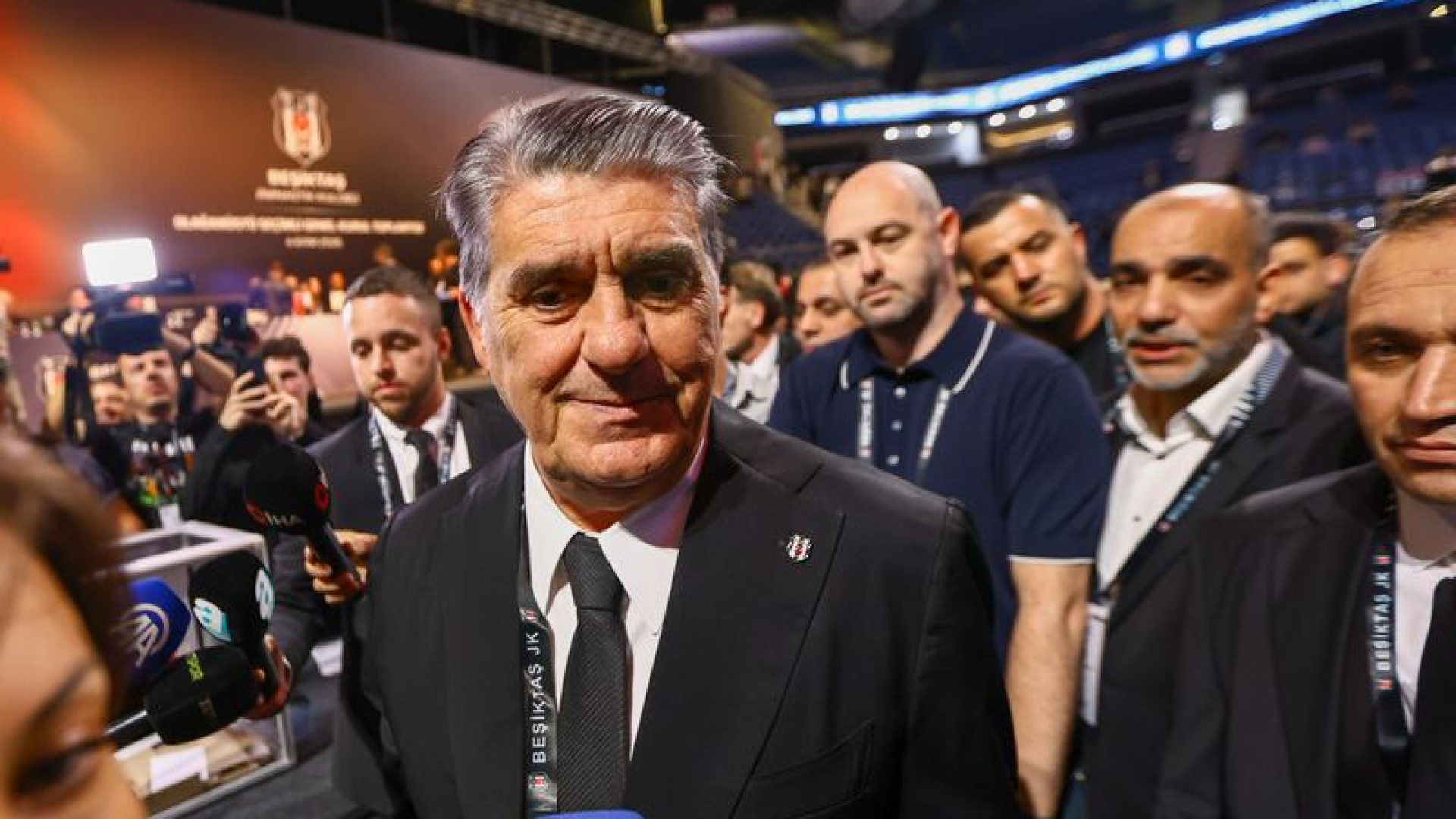 Beşiktaş'ta Serdal Adalı yeniden başkan seçildi