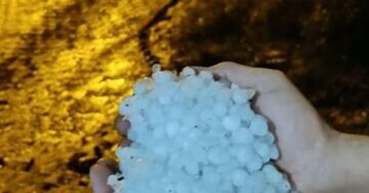 Ceviz büyüklüğünde dolu yağdı!
