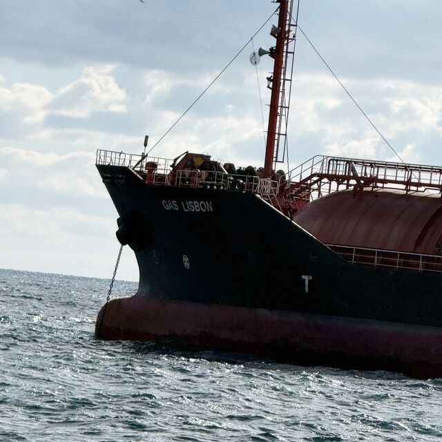 Saldırıya uğrayan gemi İstanbul'da