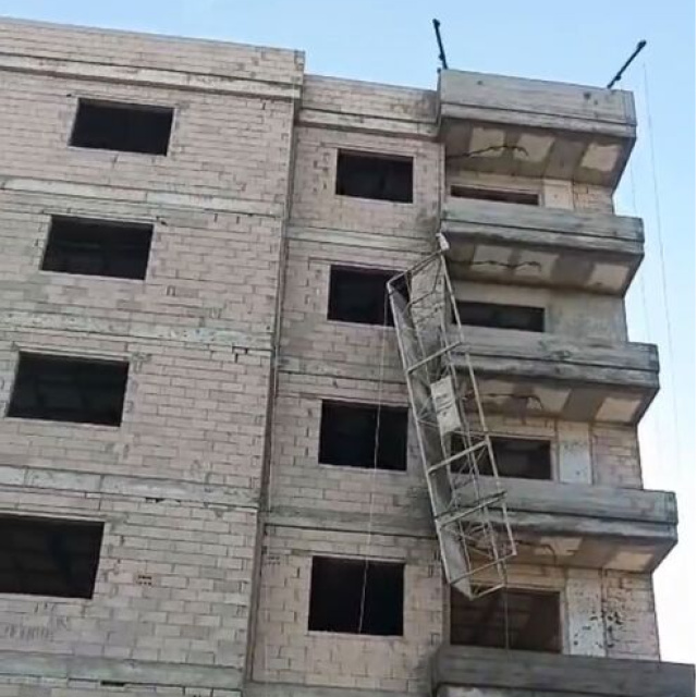 İnşaat işçisi kardeşler iskeleden düştü: 1 ölü, 1 yaralı
