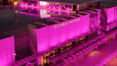 İstanbul Modern'de meme kanseri farkındalığı sanat etkinlikleriyle ele alınacak