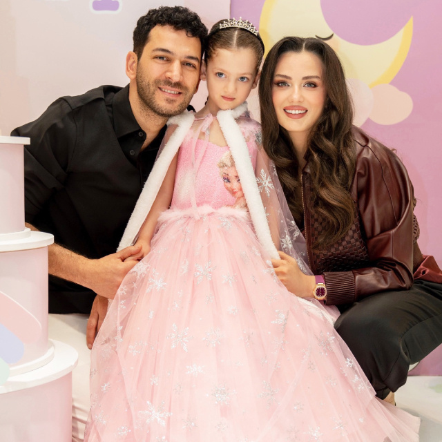 Kızlarının 4'üncü yaşını kutladılar