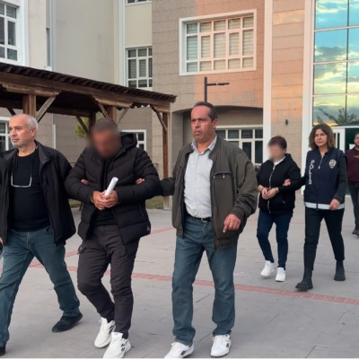 Yaşlı adamı darp ederek senet imzalattılar!