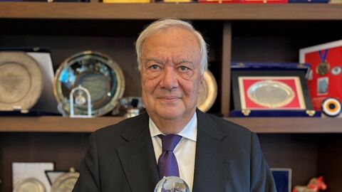 Prof. Dr. Necmettin Pamir Altın Nöron Ödülü aldı