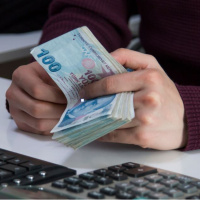 Ücretlerde rekabet baskısı artıyor