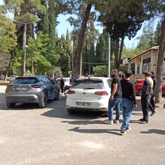 20 yaşındaki gence aracında kanlı infaz