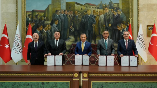 65 bin öğrenciye ayakkabı desteği