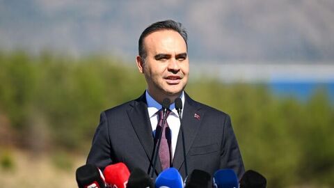 Sanayi ve Teknoloji Bakanı Mehmet Fatih Kacır, uzay ve teknolojiye ilgi duyan