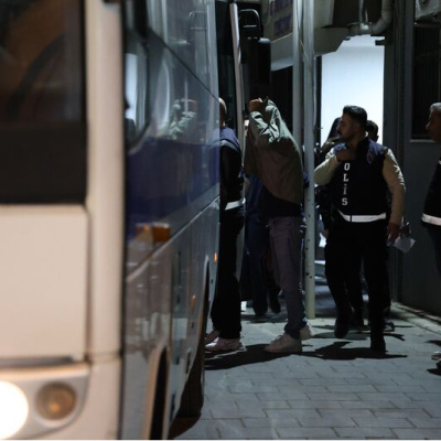 Bayraklı'da 43 kişi adliyeye sevk edildi