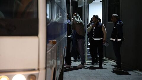 Bayraklı'da 43 kişi adliyeye sevk edildi