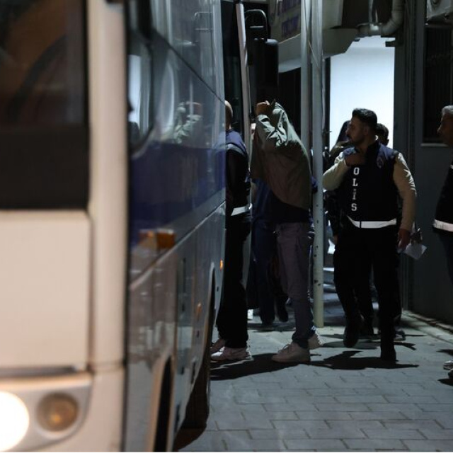 Bayraklı'da 43 kişi adliyeye sevk edildi
