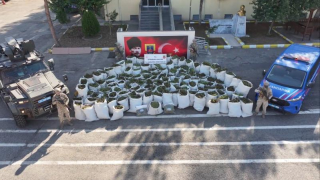 Diyarbakır'da 2,2 ton uyuşturucu ele geçirildi
