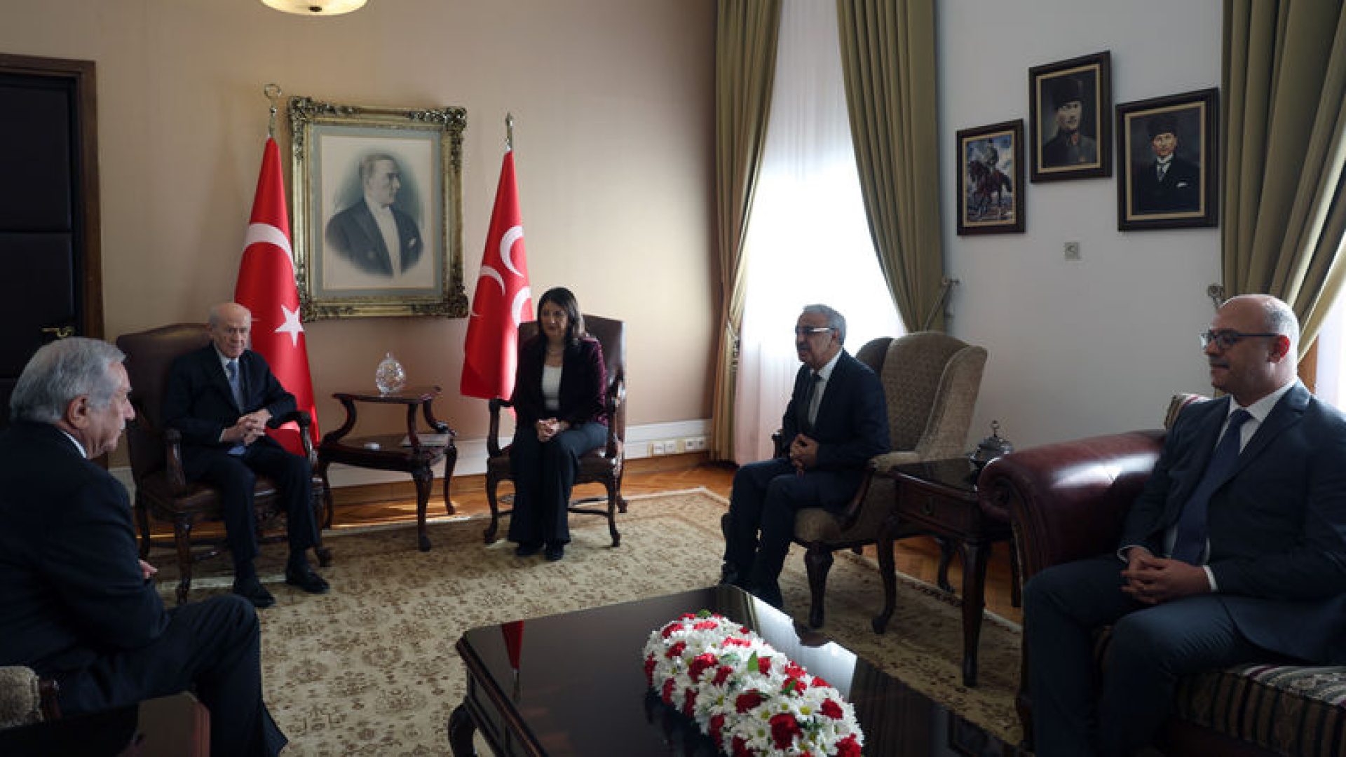 DEM heyeti, MHP lideri Bahçeli ile görüştü