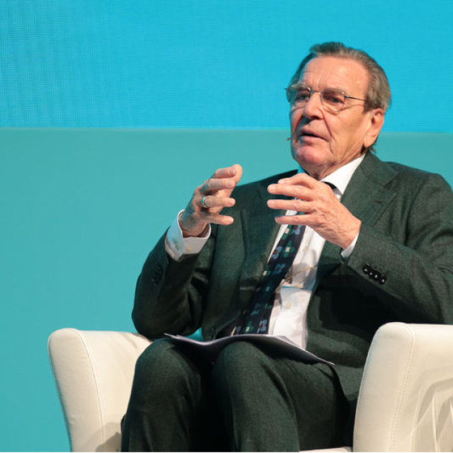Schröder, Putin'in doğum günü kutlamasına katıldı