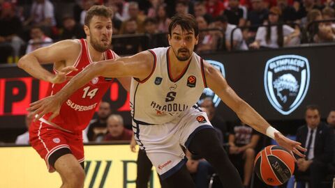 Anadolu Efes, Olympiakos'a farklı kaybetti!