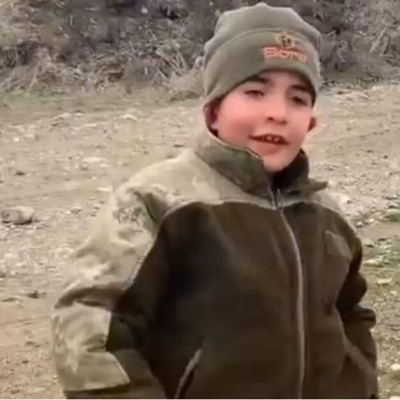 10 yaşında çocuk gözyaşına boğdu