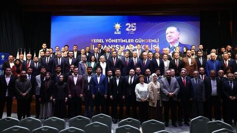 Farklı partilerden 136 kişi AK Parti'ye katıldı