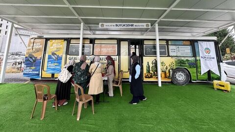 Eski otobüs geri kazanım atölyesine dönüştü