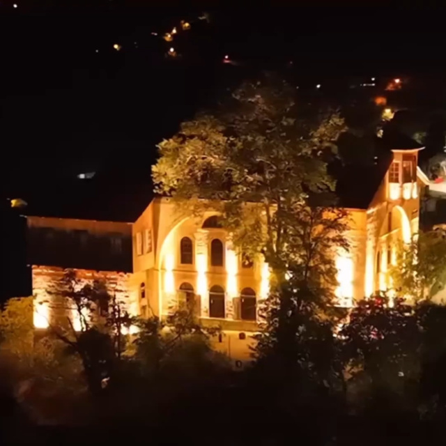 Kemaliye'de tarihi mekanlar ışıklandırıldı