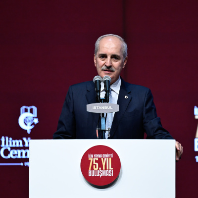 'Adanmış insanların büyük başarısı'