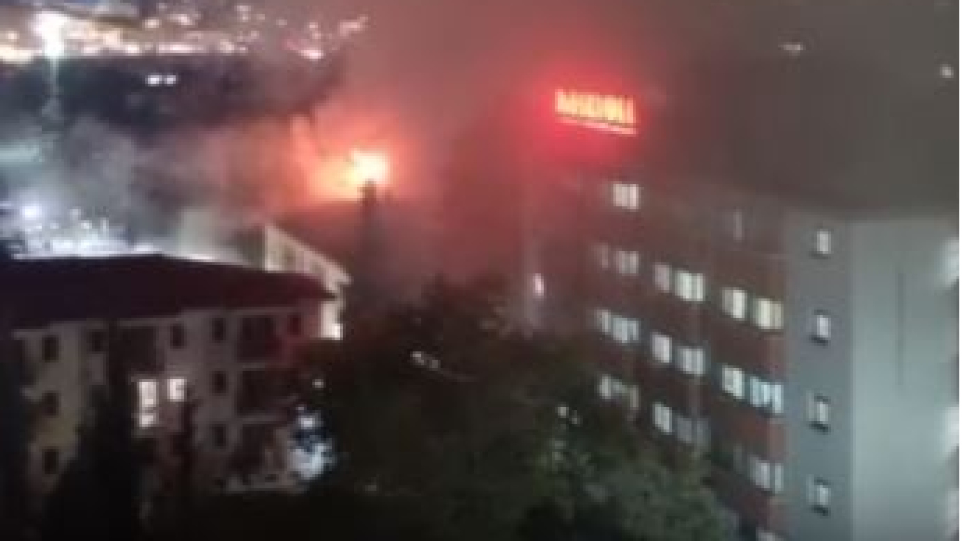 Kartal'da hastanenin çatısında yangın
